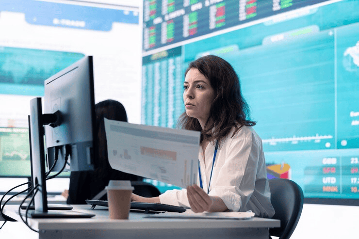 Intern Web Hosting & Data Analytics